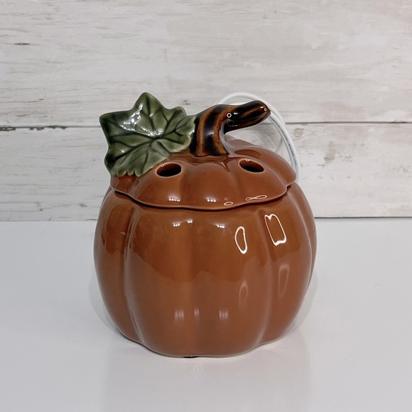 NIB Yankee Candle Electric Pumpkin Tart Warmer RETIRED
